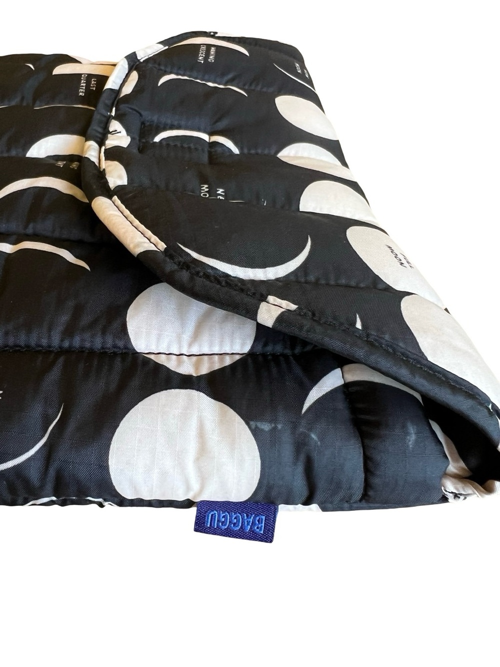 BAGGU Puffy Moon Phases Black Quilted Laptop Sleeve Celestial Waning Crescent - Picture 4 of 9